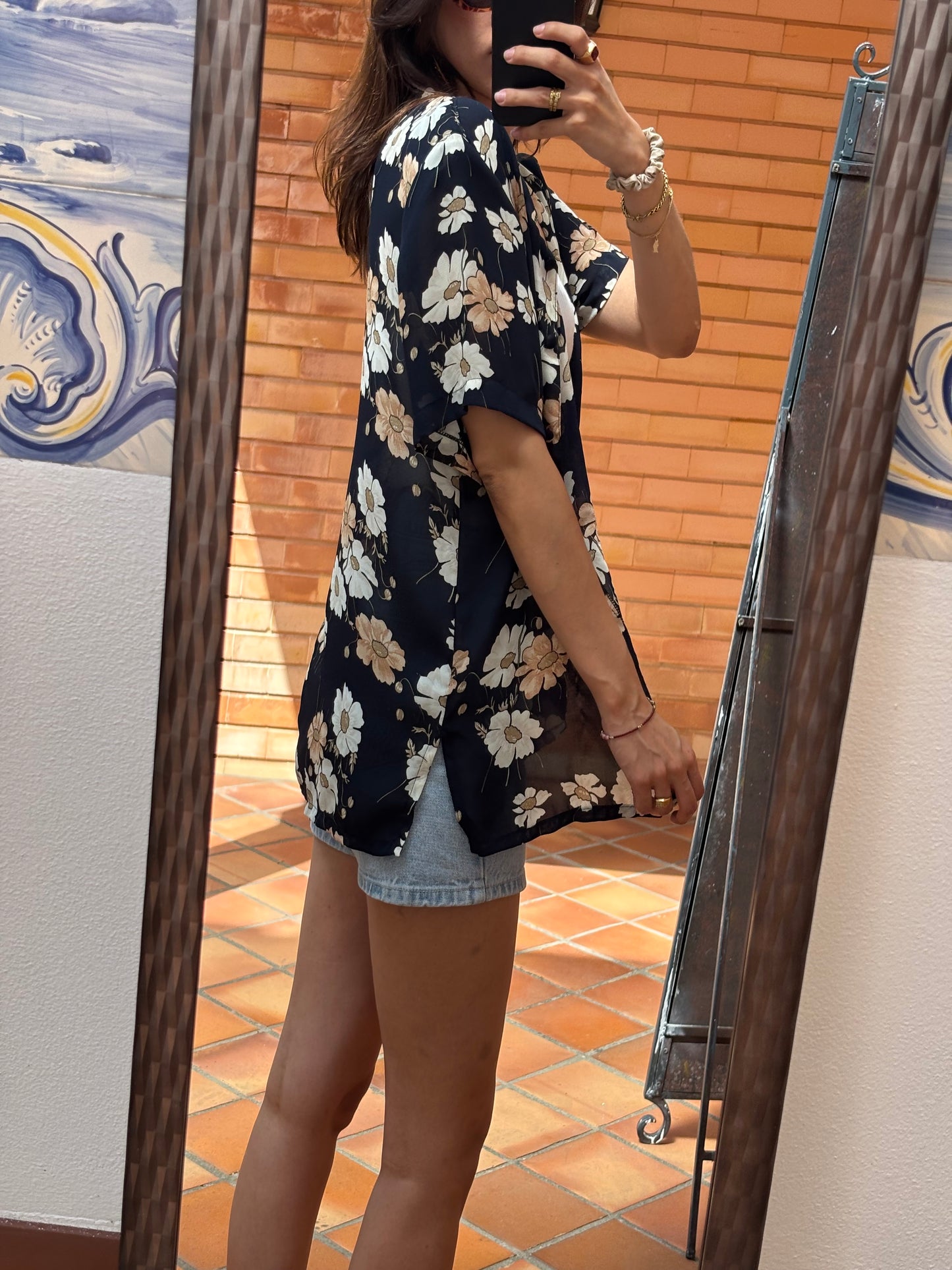 Camisa Preta Floral