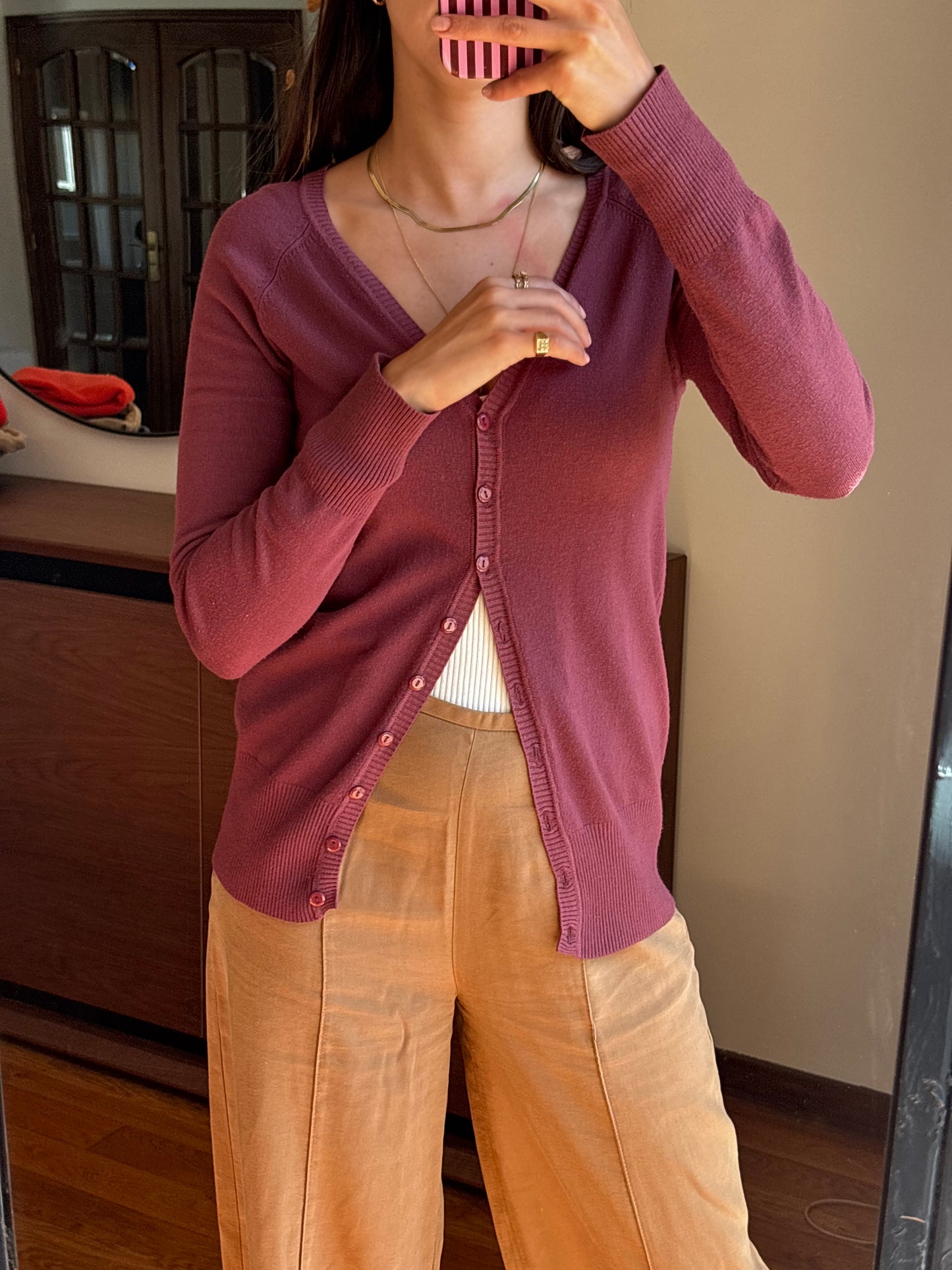 Cardigan Bordô Com Botões