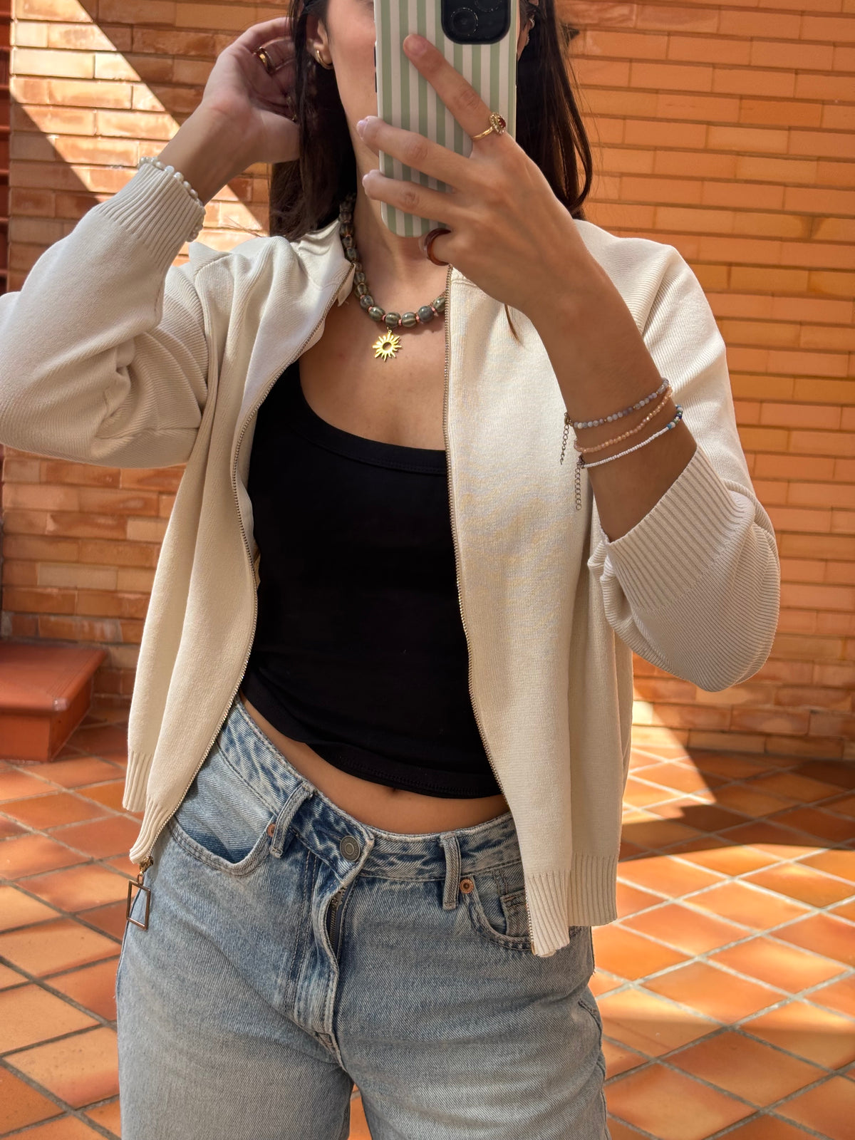 Cardigan Cru com Fecho