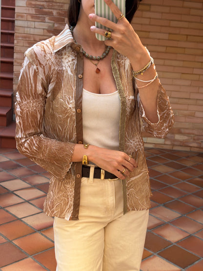 Camisa Bege Texturada Com Detalhe