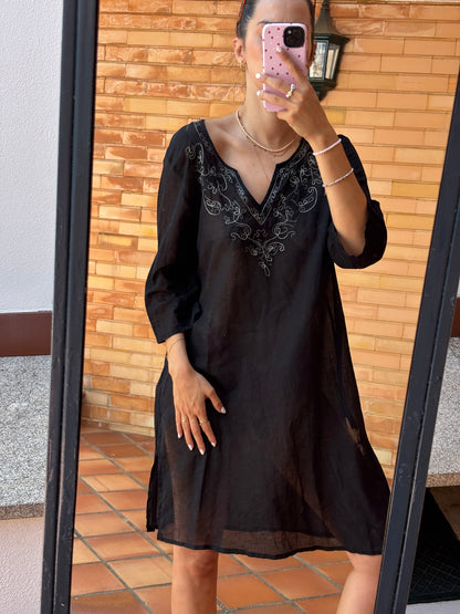 Kaftan Noir Bordado em Algodão