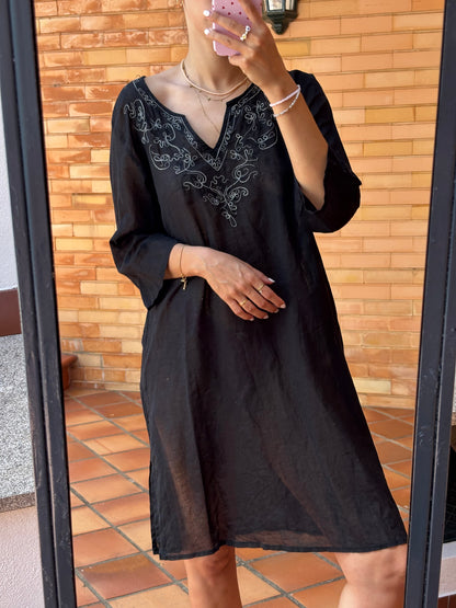 Kaftan Noir Bordado em Algodão
