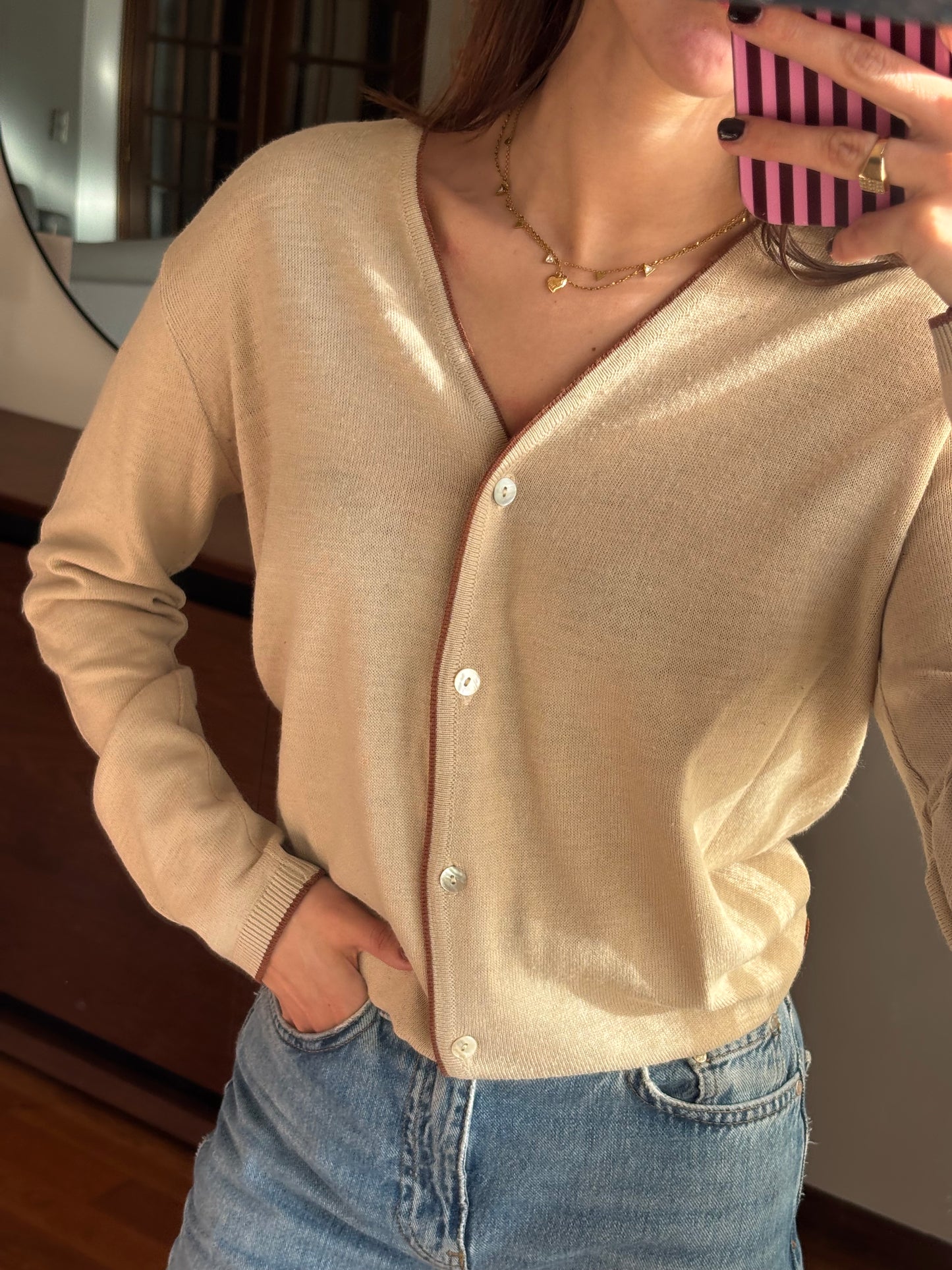 Cardigan Bege Botões Madre-Pérola