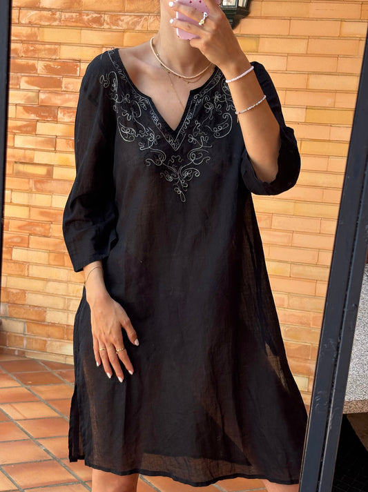 Kaftan Noir Bordado em Algodão