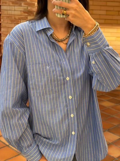 Camisa Azul Às Riscas Com Linhas Amarelas