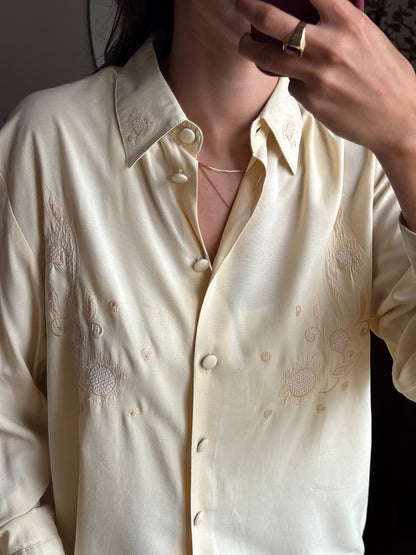 Camisa Vintage com Bordados