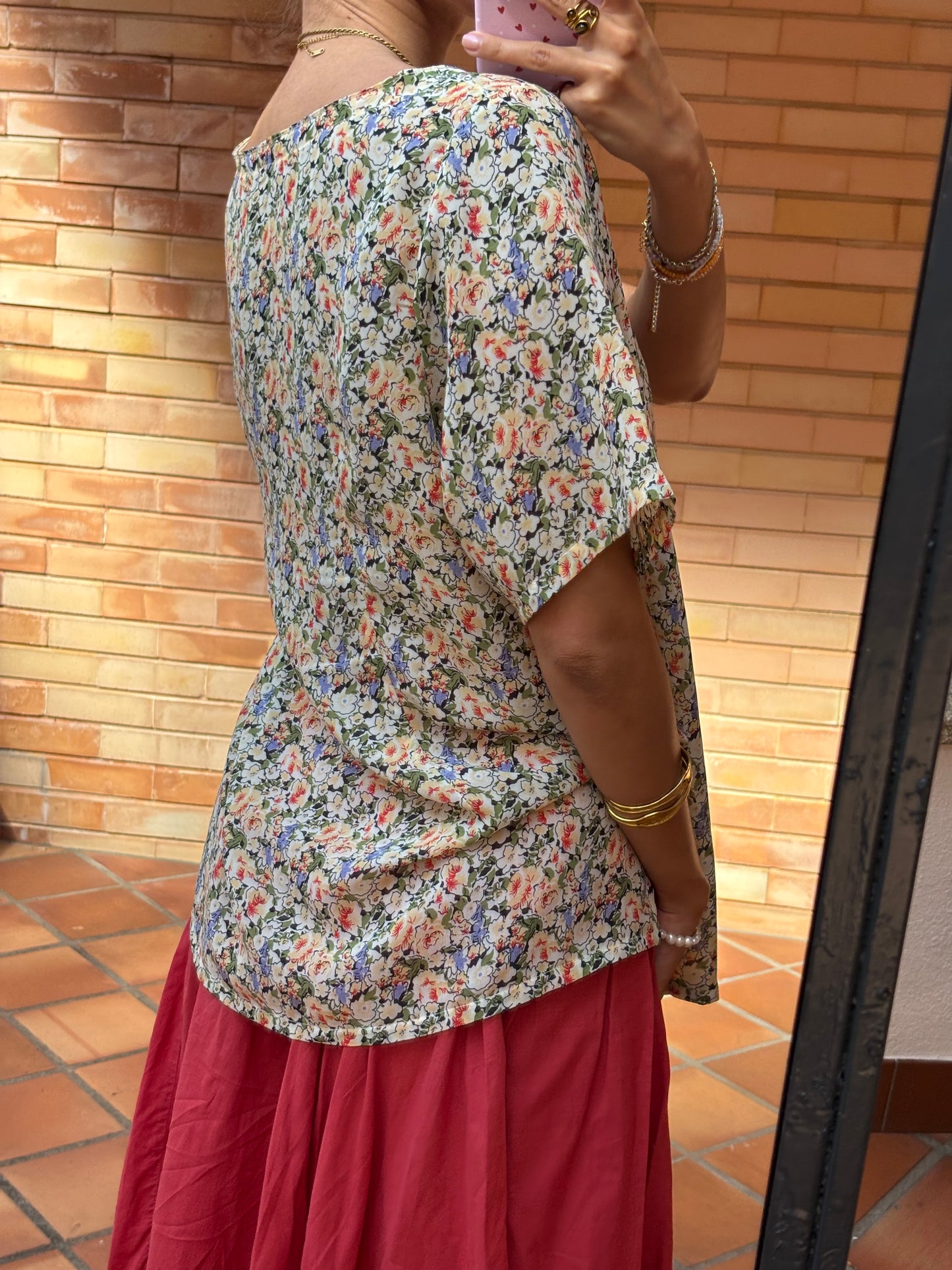 Blusa Floral Manga Ampla Acetinada