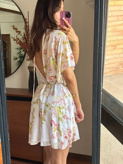 Vestido Floral Costas Abertas