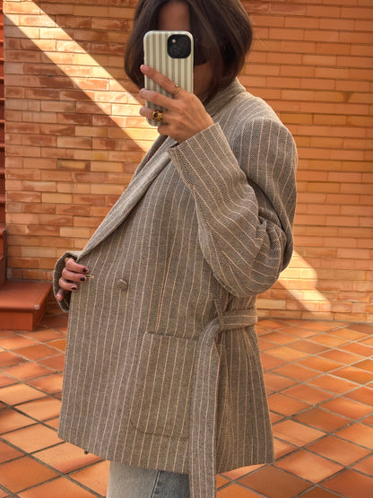 Blazer Oversized às Riscas com Cinto