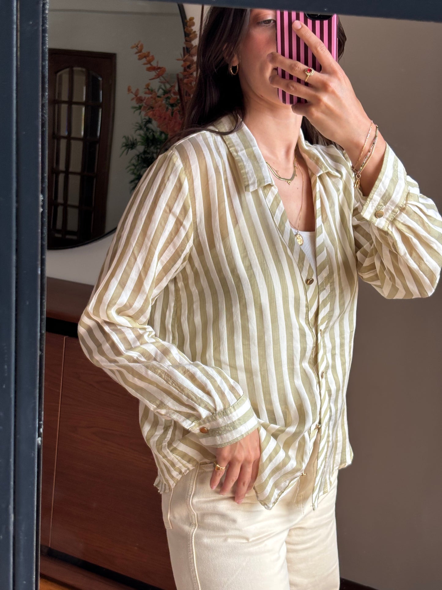 Camisa às riscas verde-sage e branco