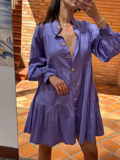 Vestido Lilás Com Botões Dourados