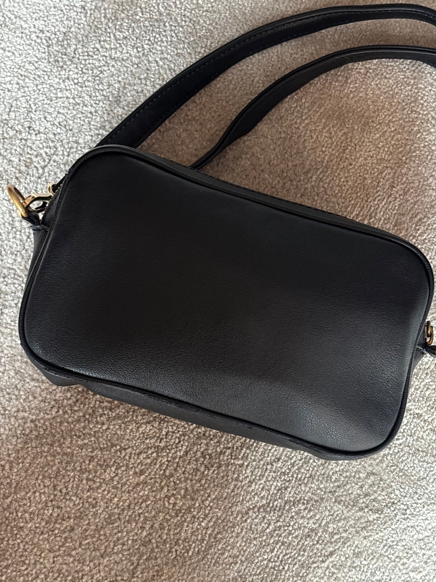 Mala Guess Pocket Preta