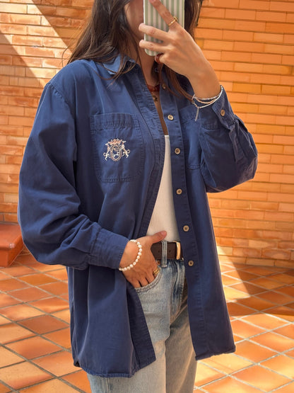 Camisa Azul-Marinho com Brasão Bordado