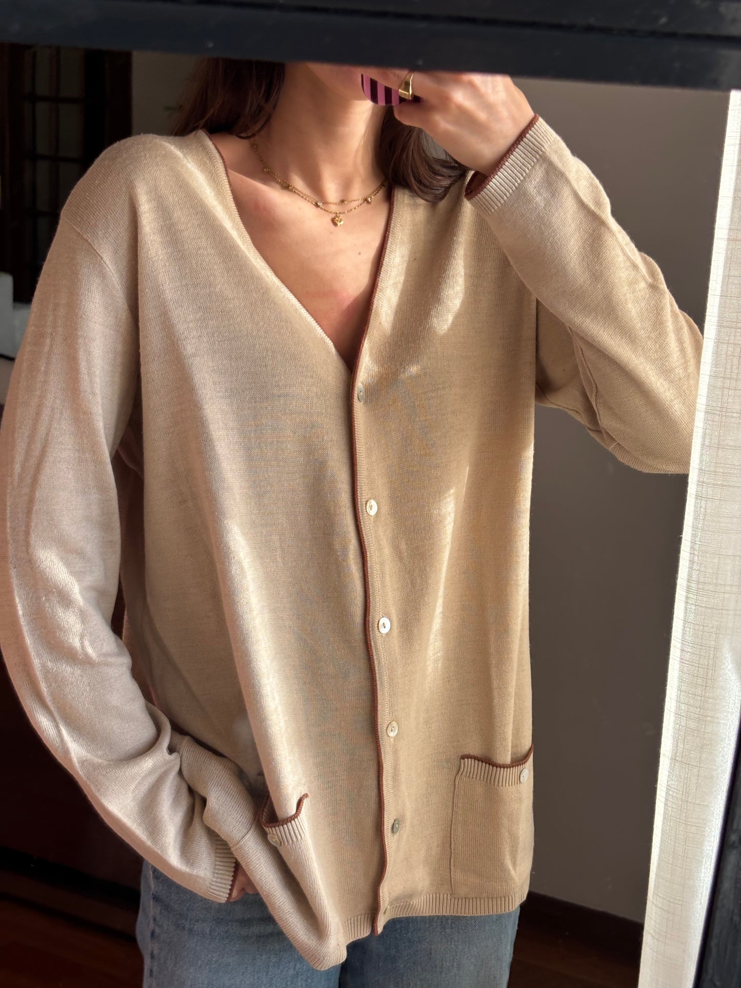 Cardigan Bege Botões Madre-Pérola