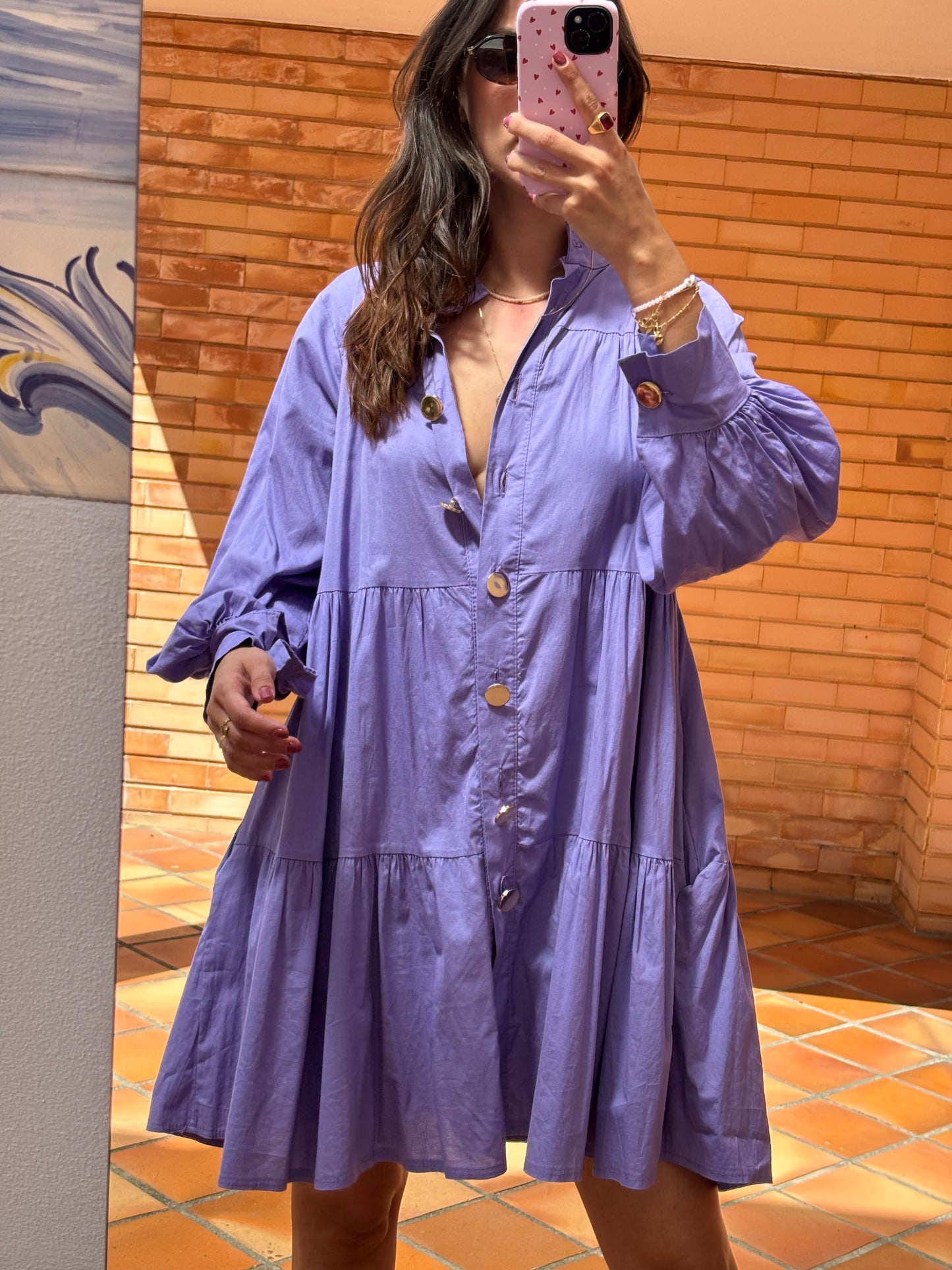 Vestido Lilás Com Botões Dourados