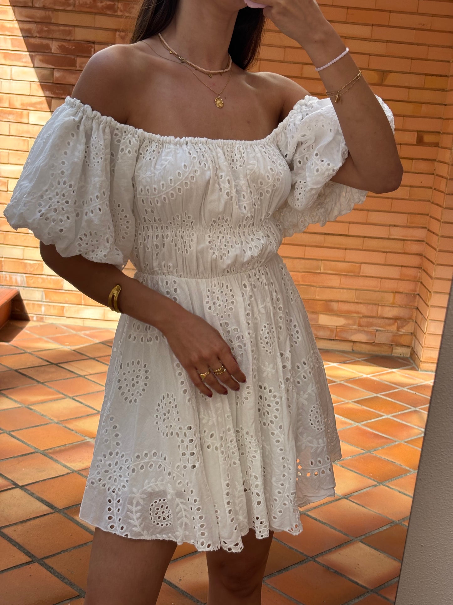 Vestido Branco Bordado em Algodão