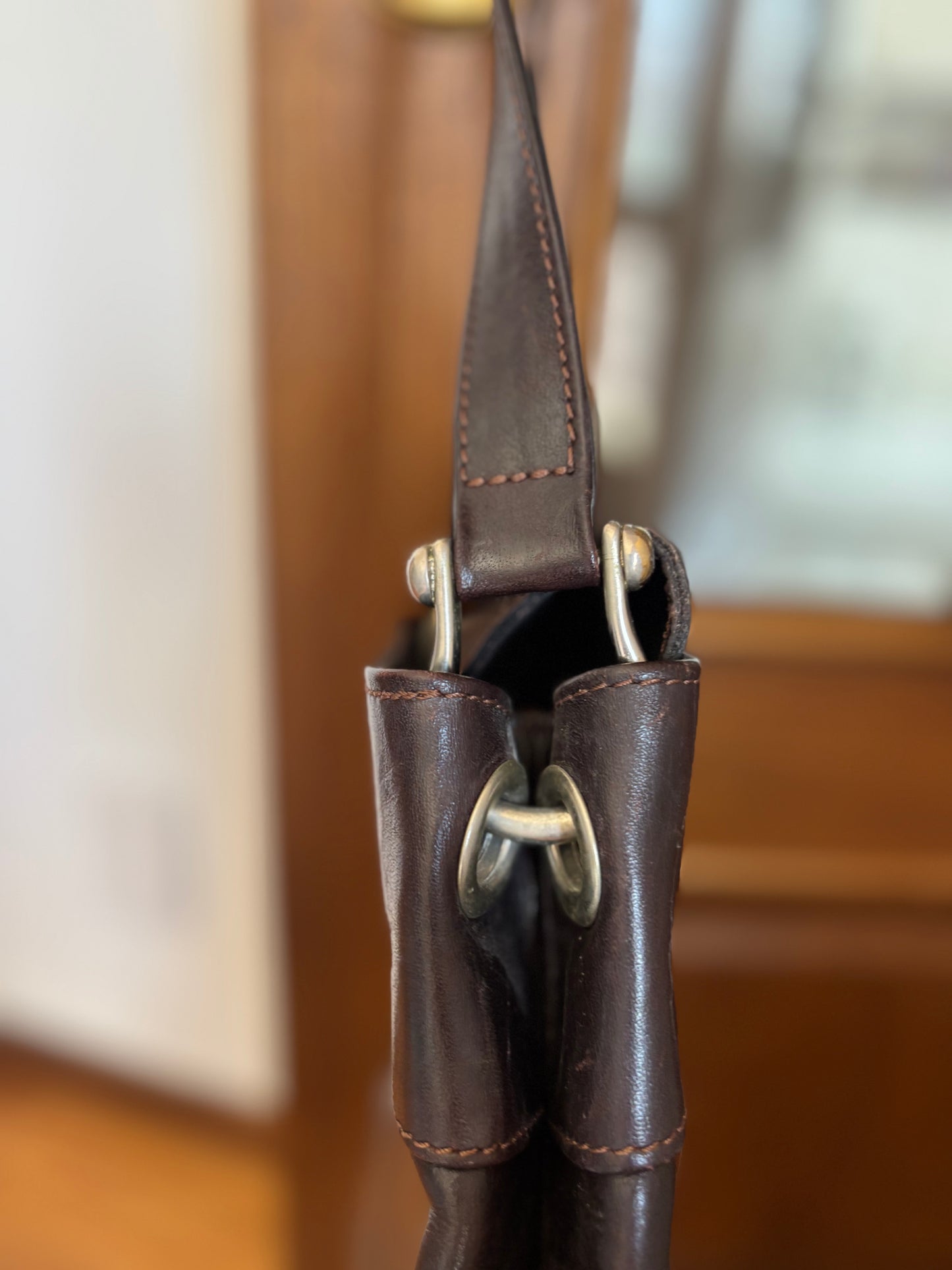 Mala Vintage Castanha em Pele