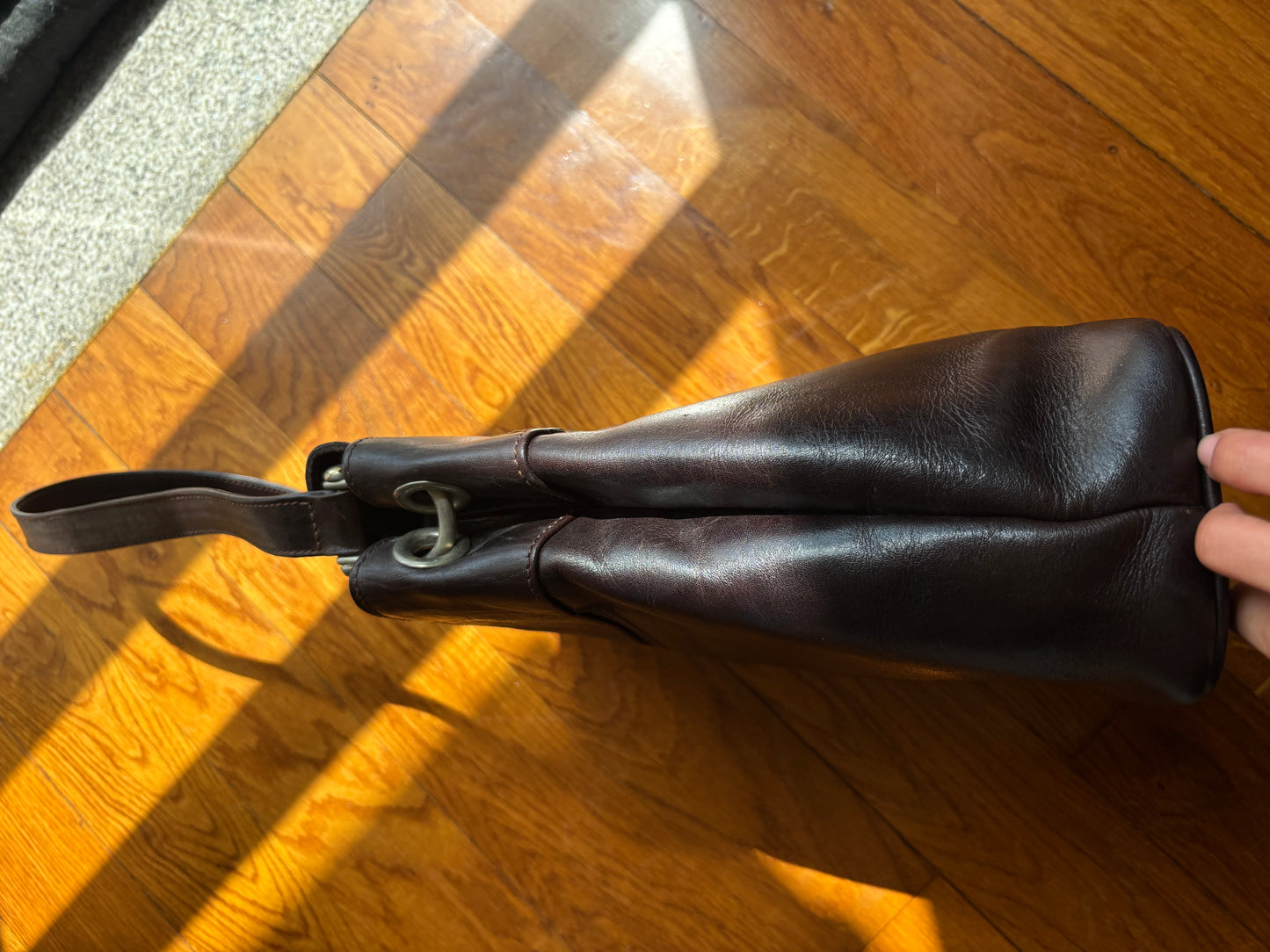 Mala Vintage Castanha em Pele