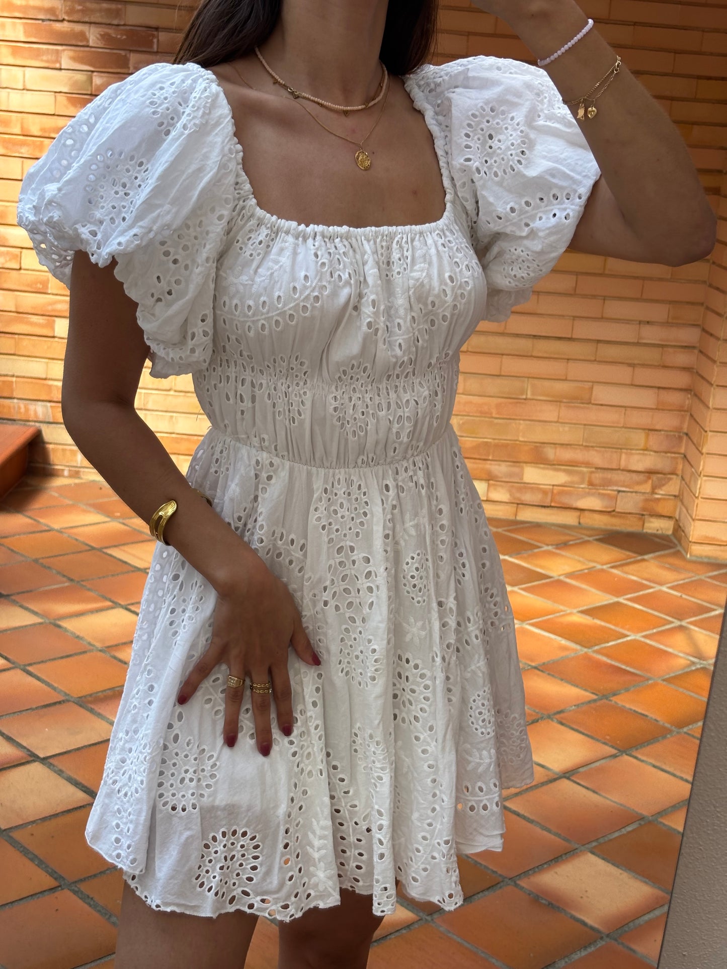 Vestido Branco Bordado em Algodão