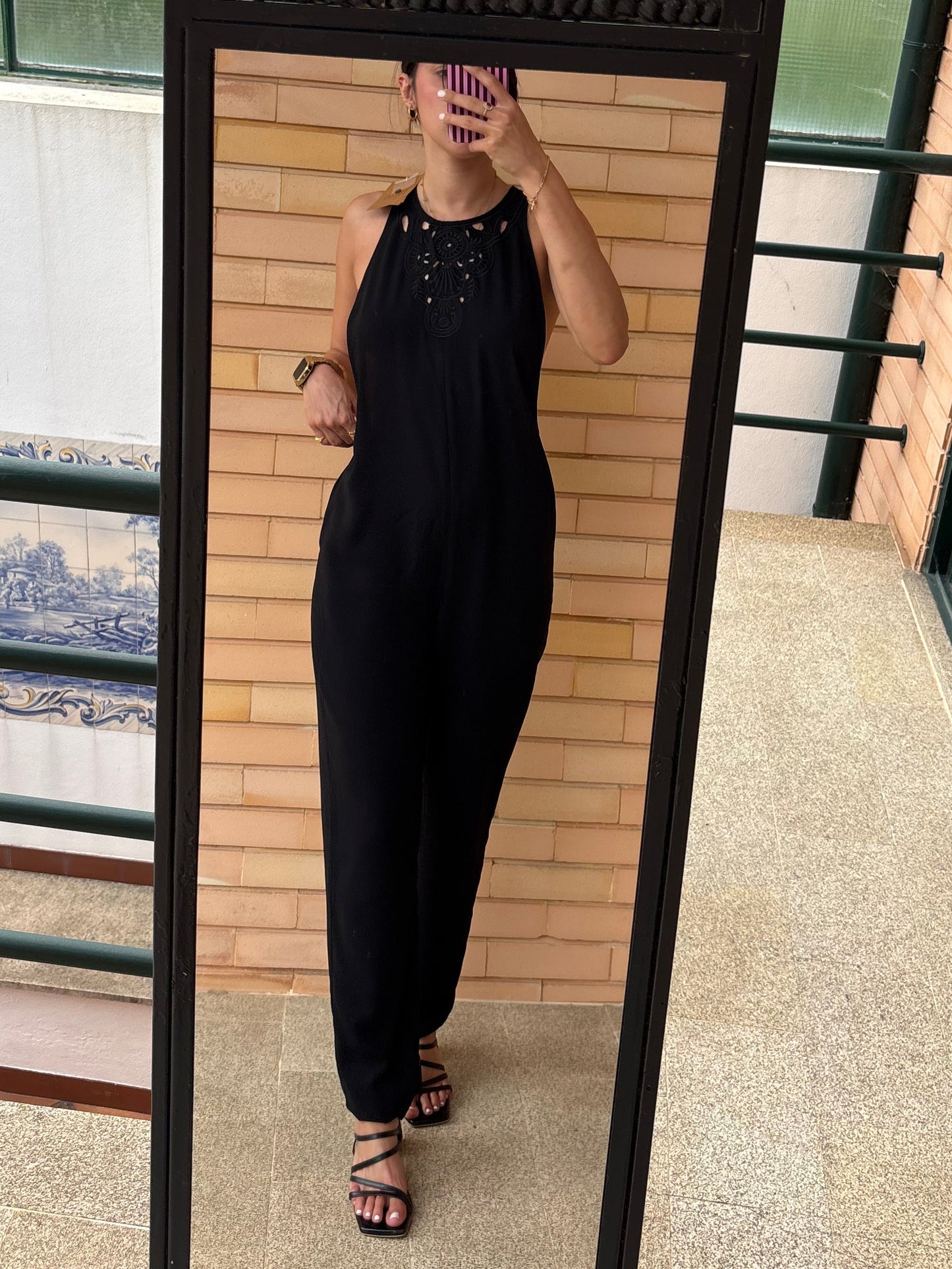 Macacão Preto Vintage com bordado