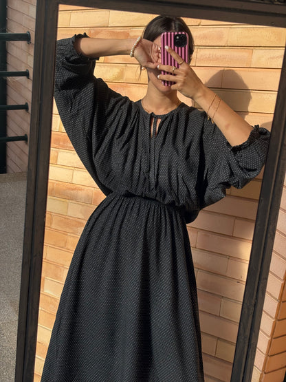 Vestido Midi Preto com Pintas
