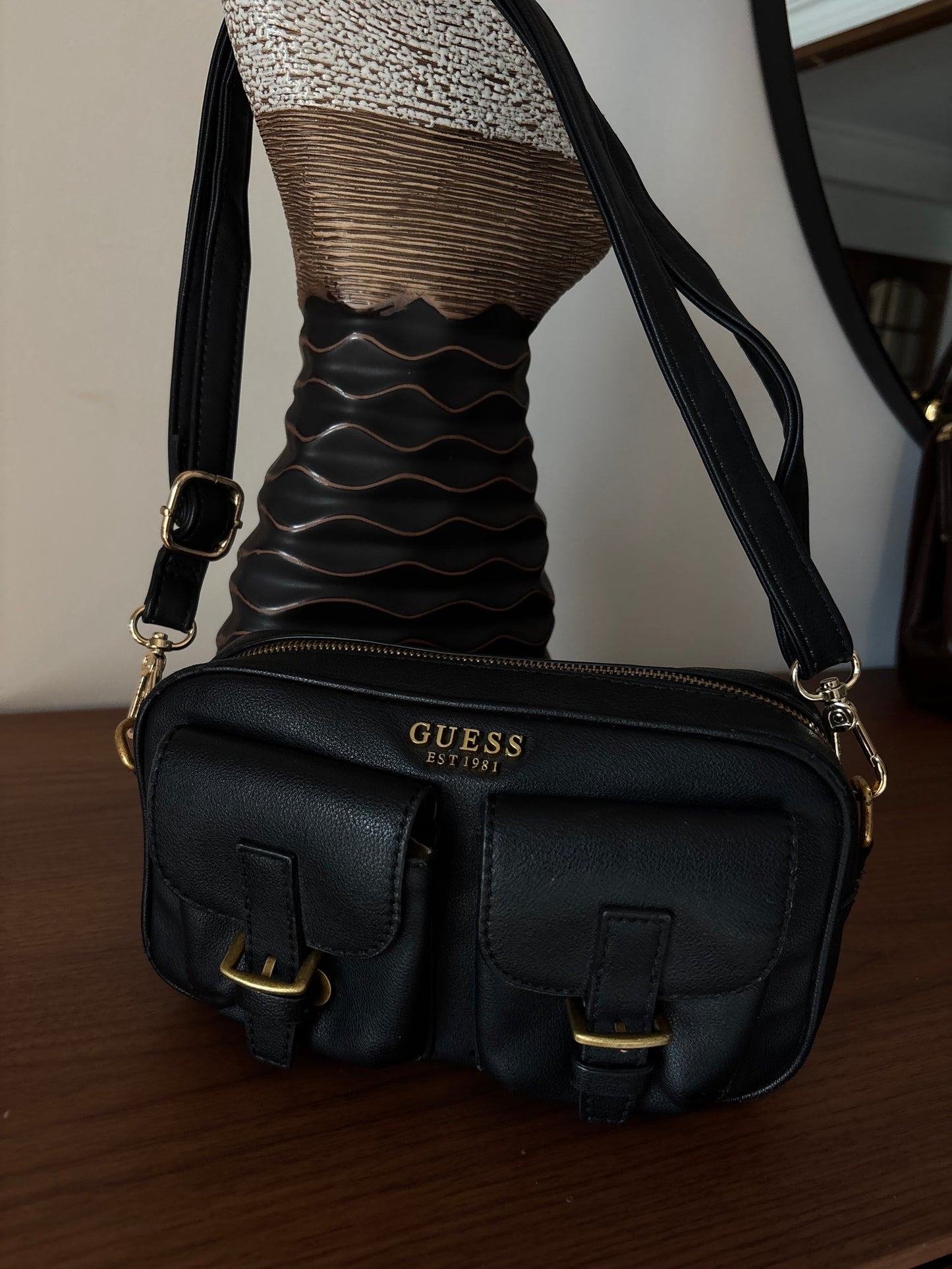 Mala Guess Pocket Preta