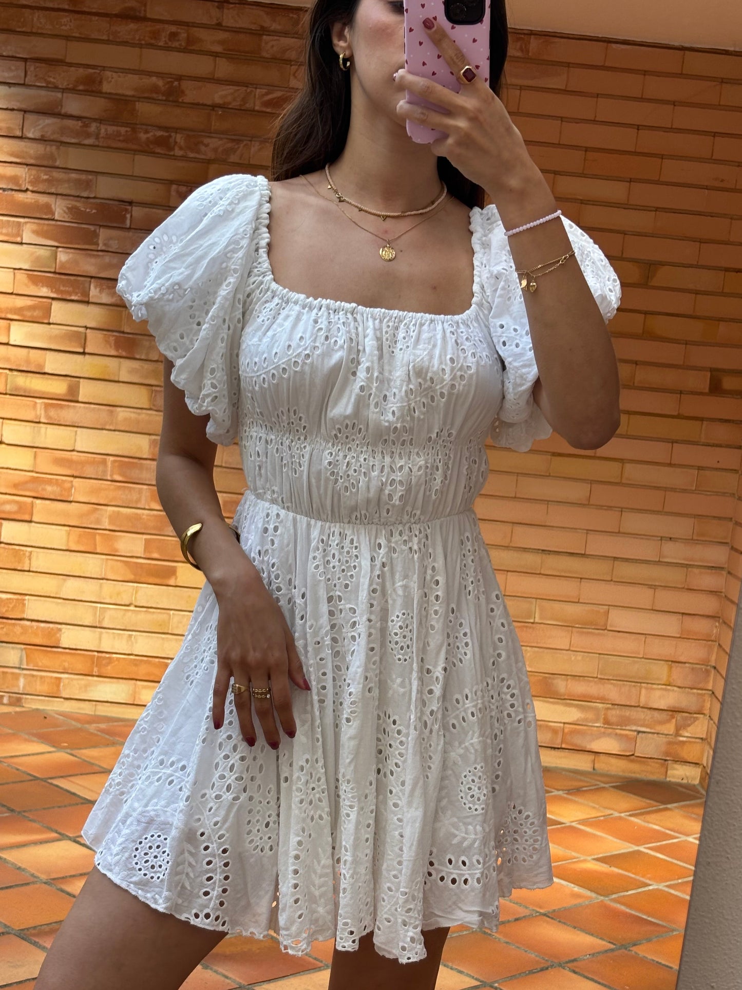 Vestido Branco Bordado em Algodão