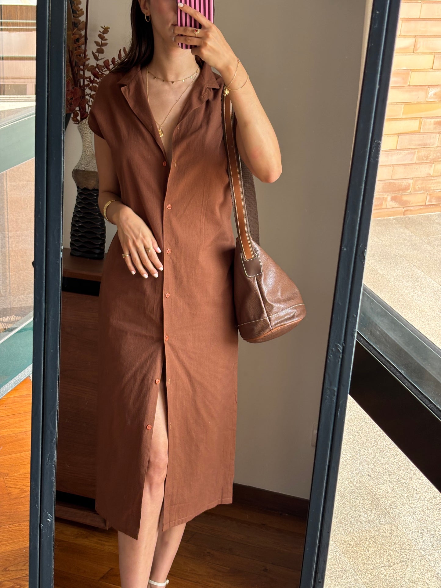 Vestido Midi Castanho em linho com Botões