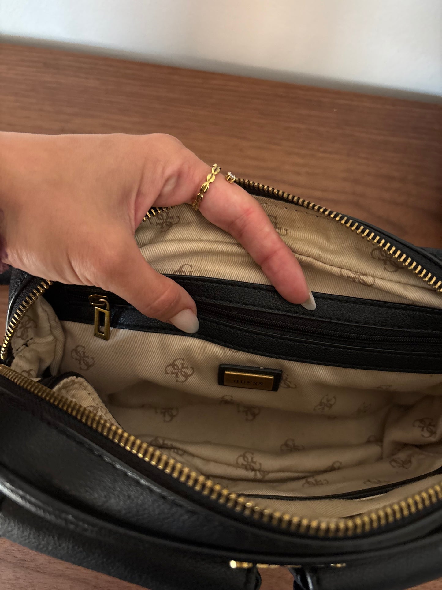 Mala Guess Pocket Preta