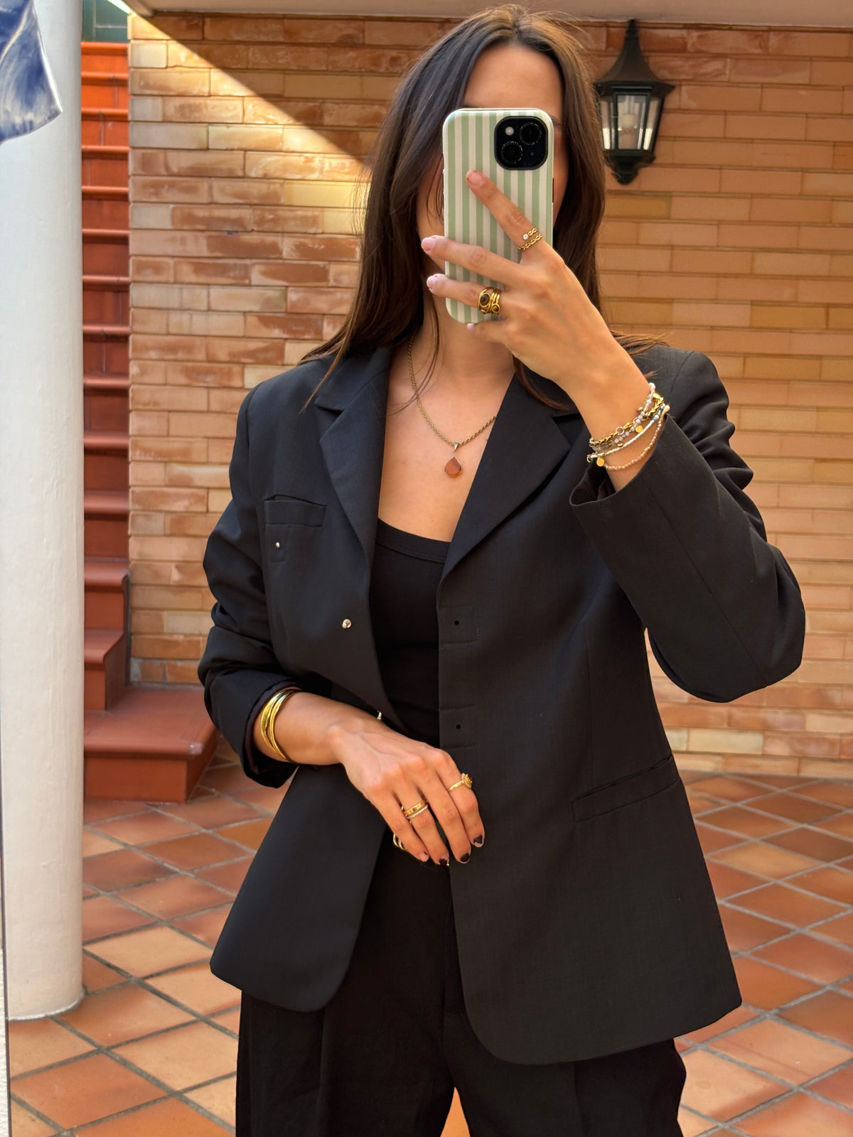 Blazer Preto Estruturado Com Forro Bordô