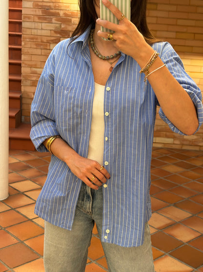 Camisa Azul Às Riscas Com Linhas Amarelas