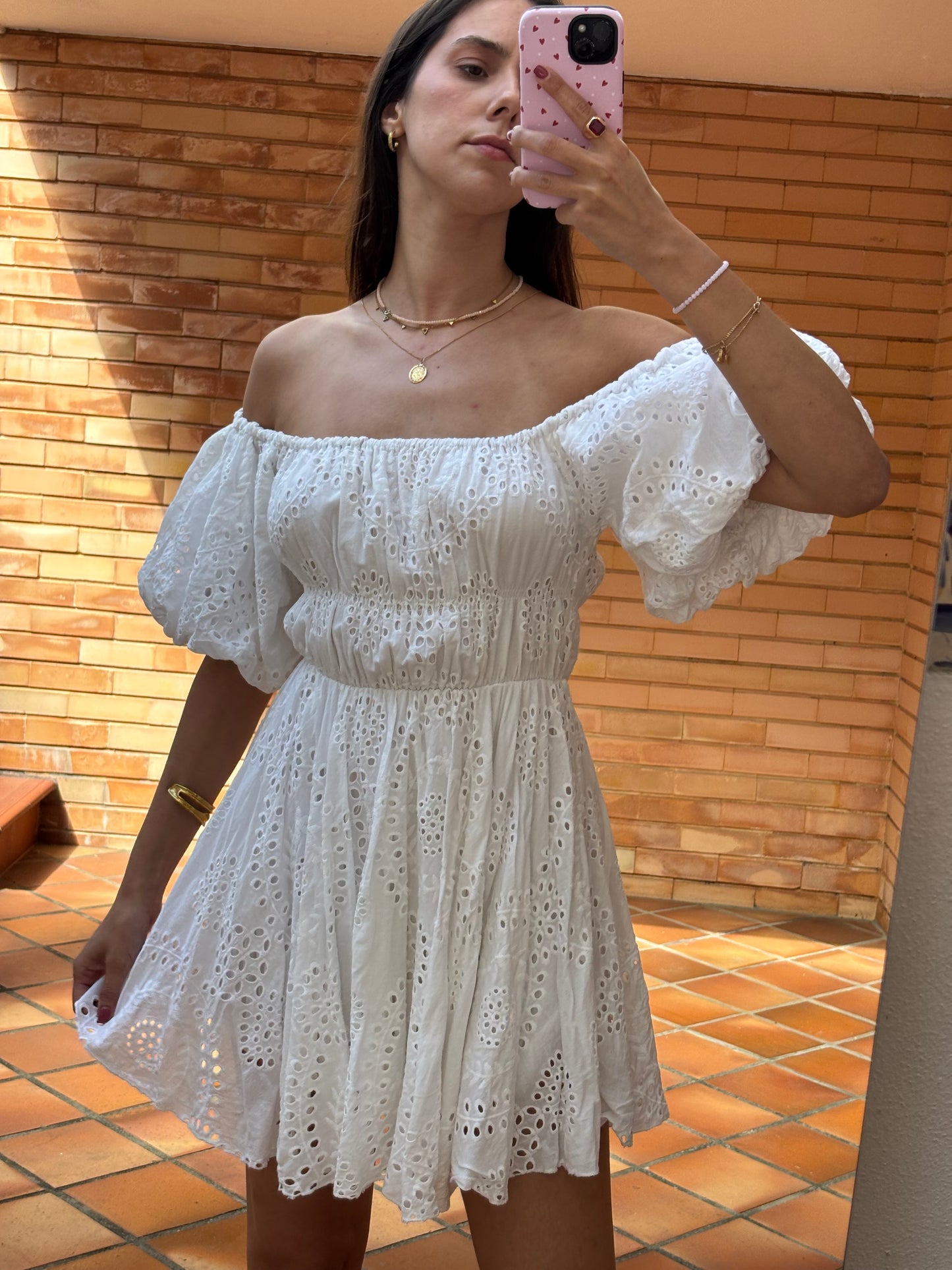 Vestido Branco Bordado em Algodão
