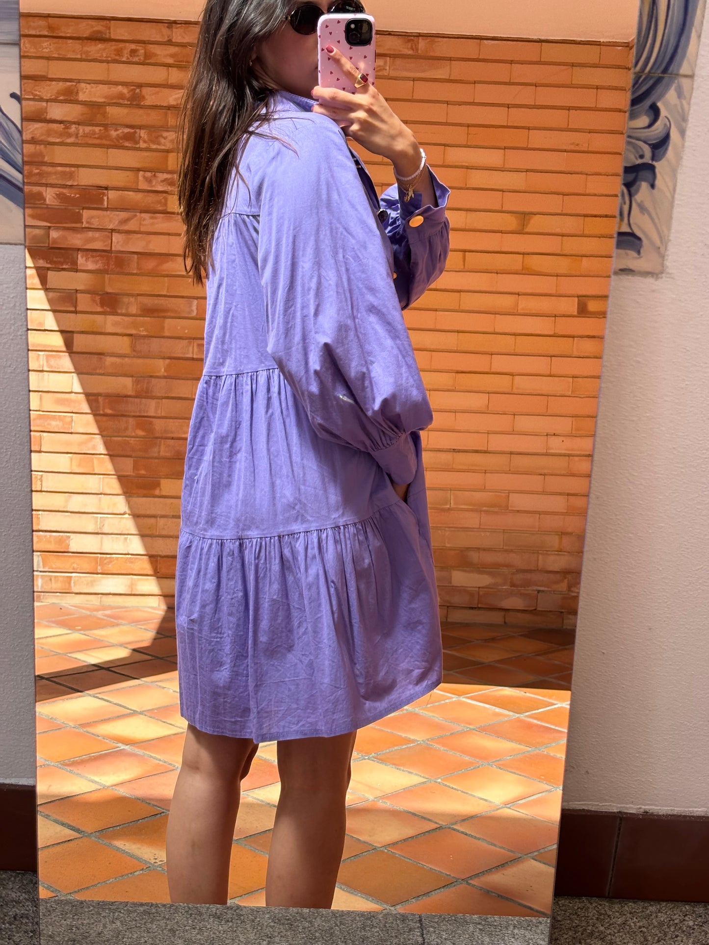 Vestido Lilás Com Botões Dourados