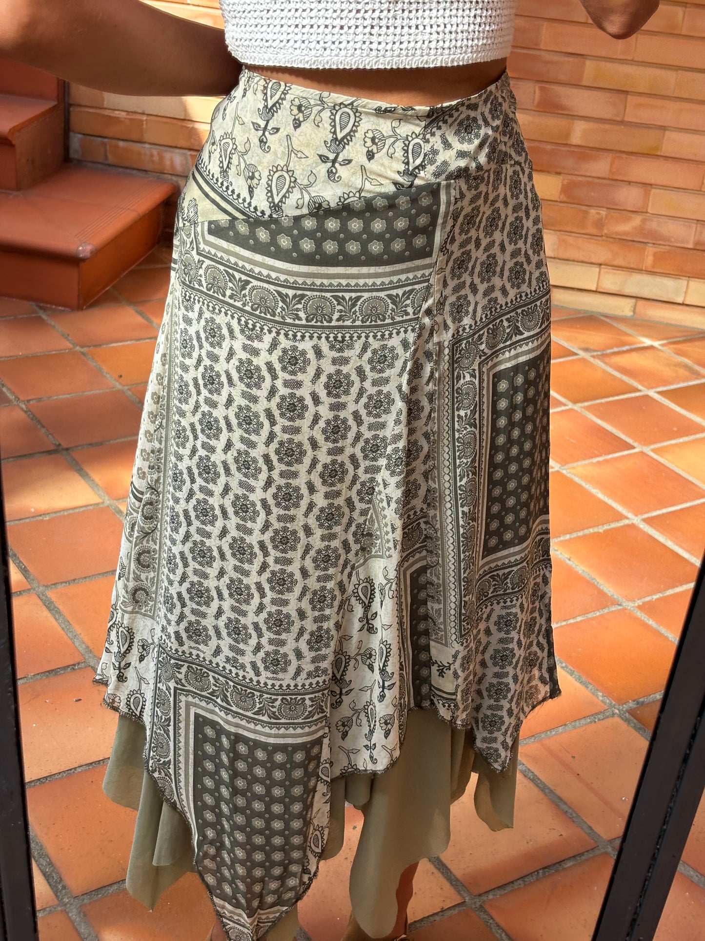 Saia Étnica Padrão Foulard Assimétrica